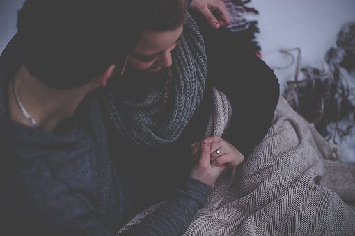 在几分鍾的約會前,女人一定要帶的三件物品